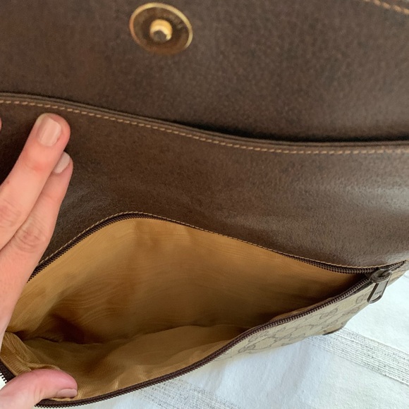 Authentic Gucci pouch - Picture 9 of 14